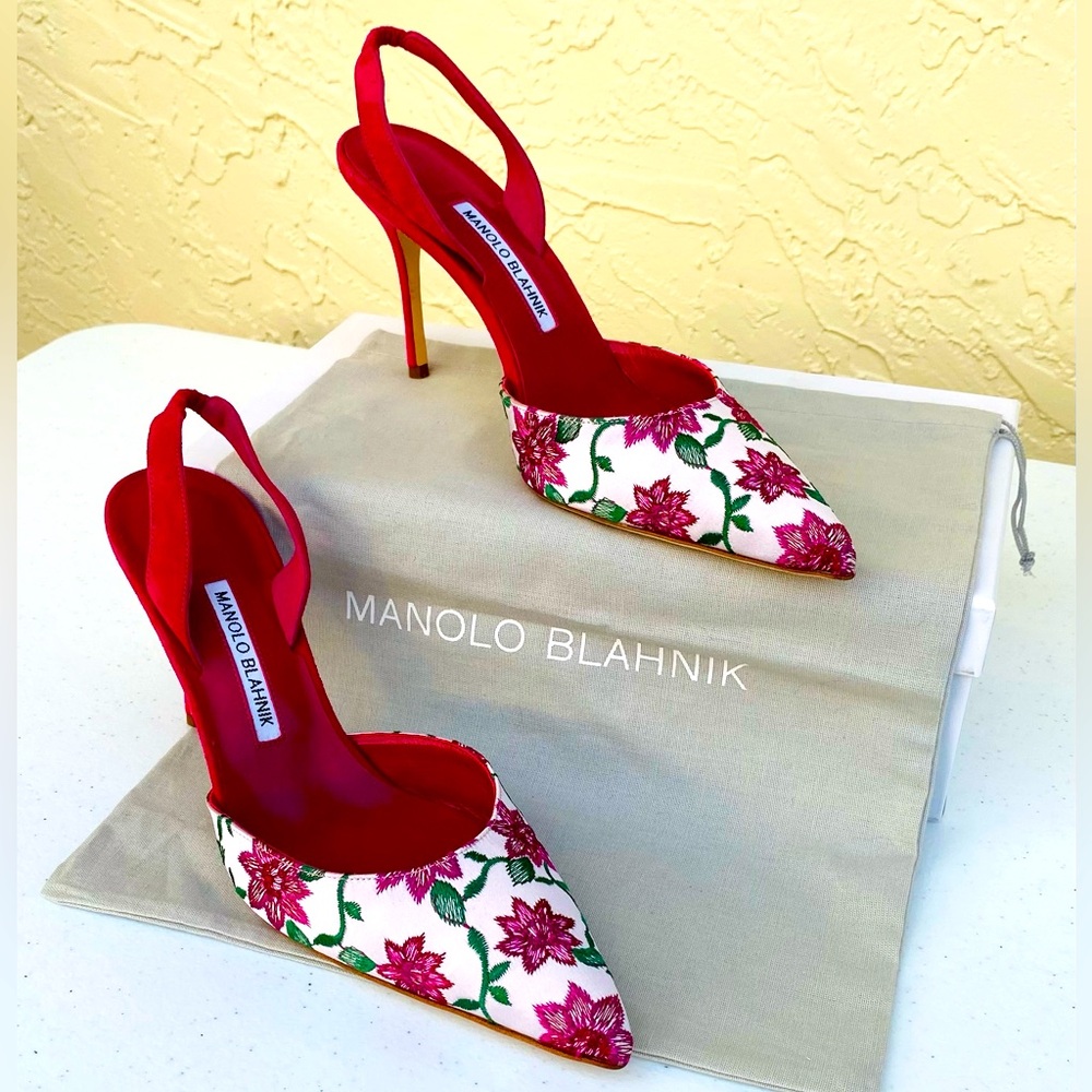 Manolo Blahnik Carolyne 90 White Satin Heels